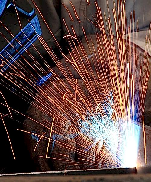 Demiroğulları Metal Sanayii İle Aydınlığa Açılan Kapak