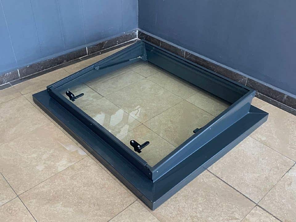 Özelleştirilmiş Ölçülerde Çatı Çıkış Kapağı Üretimi